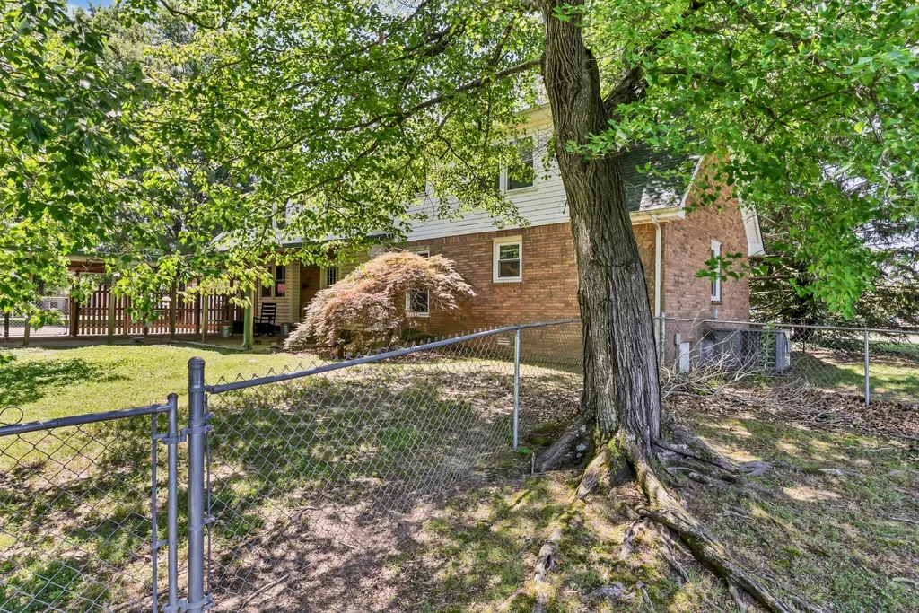 1761 Heritage Drive Clarksville TN 37043