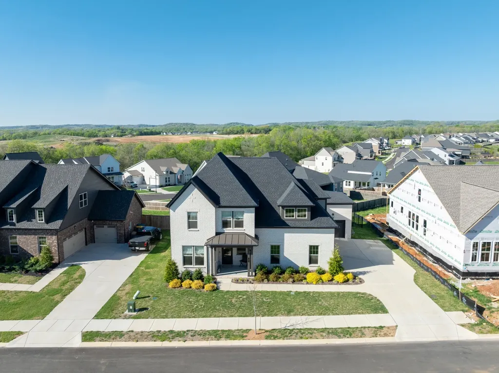 194 Phillips Bend Spring Hill TN 37174