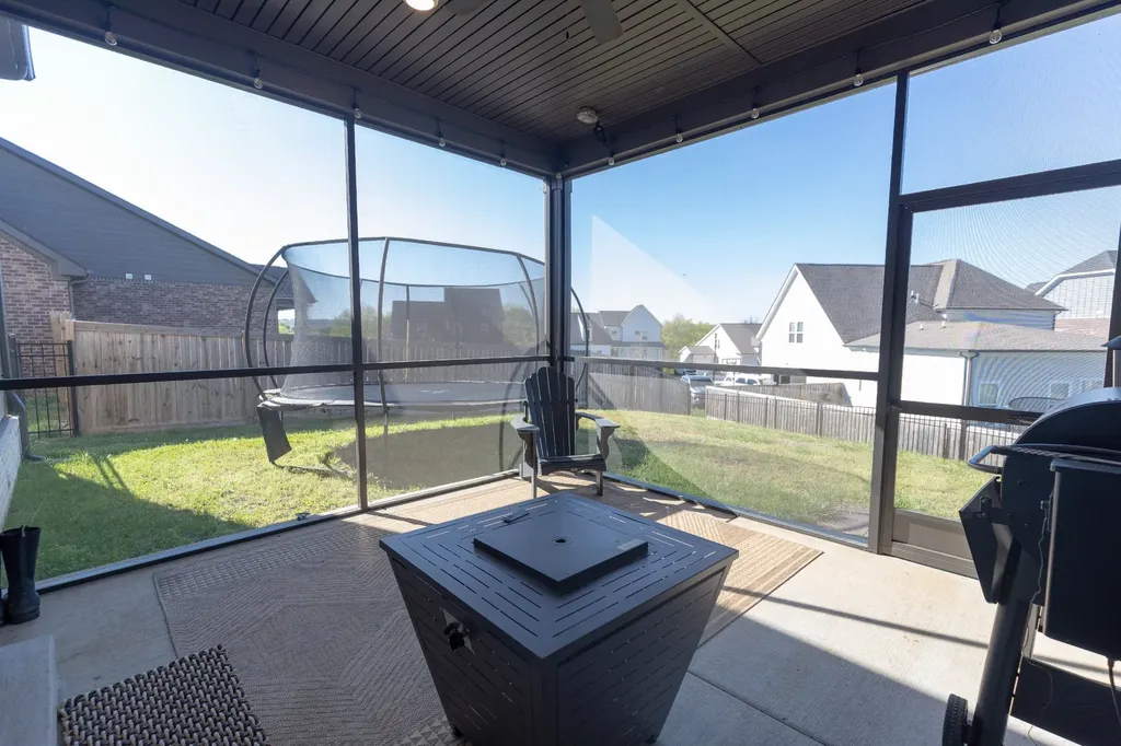 194 Phillips Bend Spring Hill TN 37174
