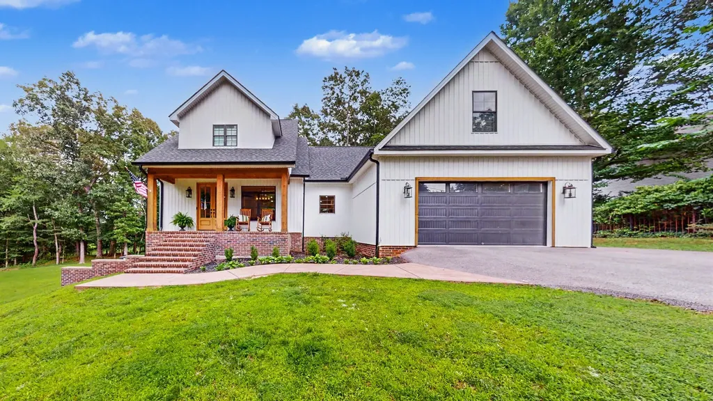 183 Country Wood Drive Paris TN 38242