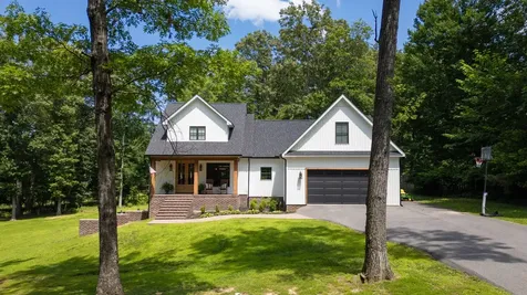 183 Country Wood Drive Paris TN 38242