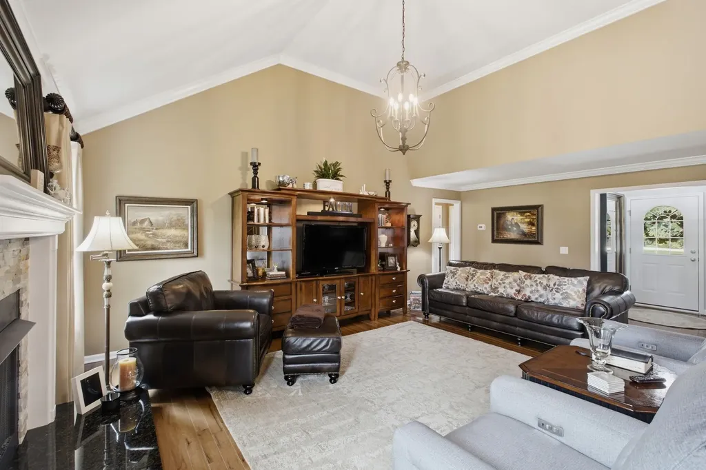 502 Fawn Court Burns TN 37029