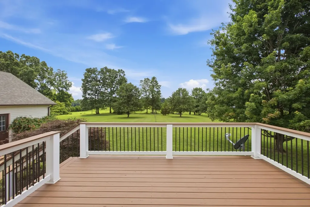 502 Fawn Court Burns TN 37029
