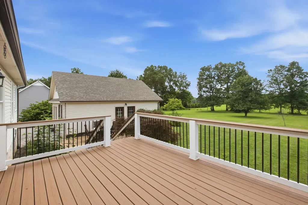 502 Fawn Court Burns TN 37029