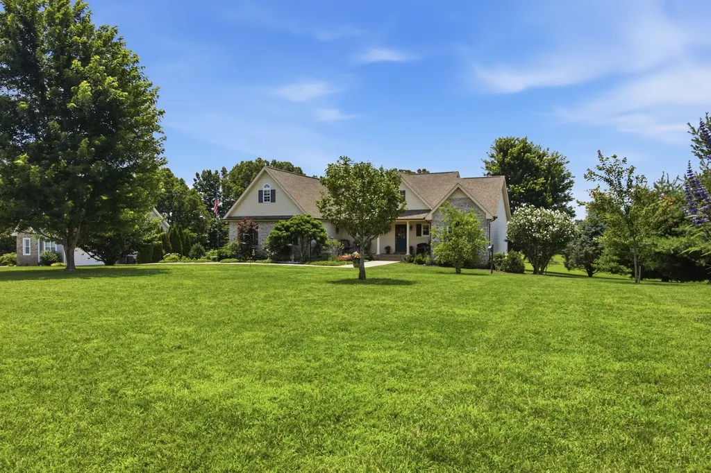 502 Fawn Court Burns TN 37029