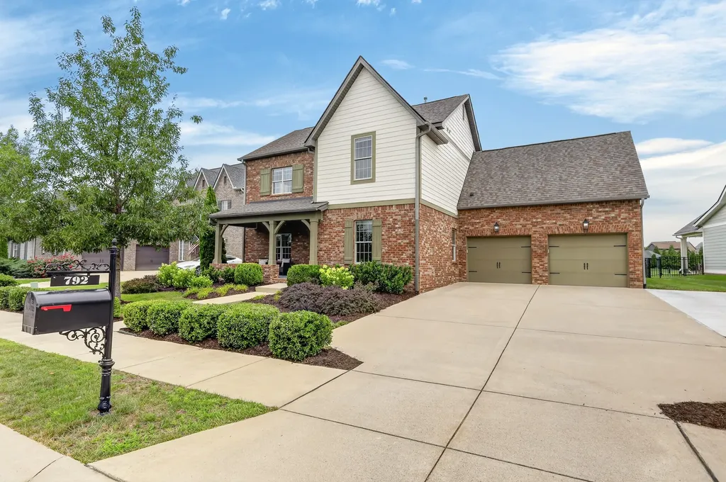 792 Plowson Road Mount Juliet TN 37122