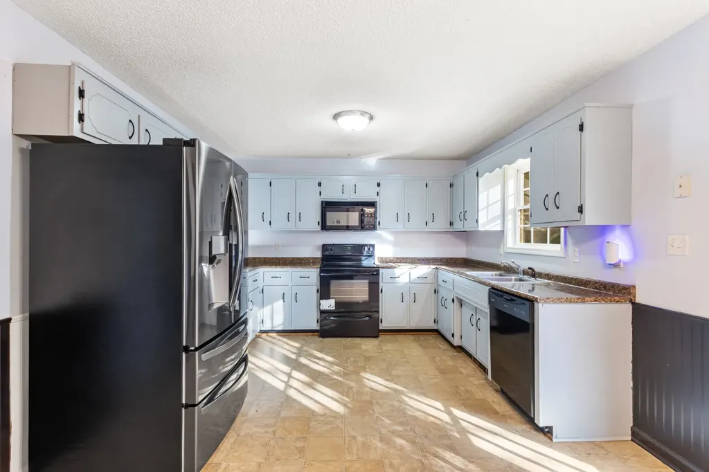 2627 Elkmont Drive Clarksville TN 37040