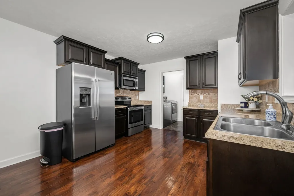 689 Fox Hound Drive Clarksville TN 37040