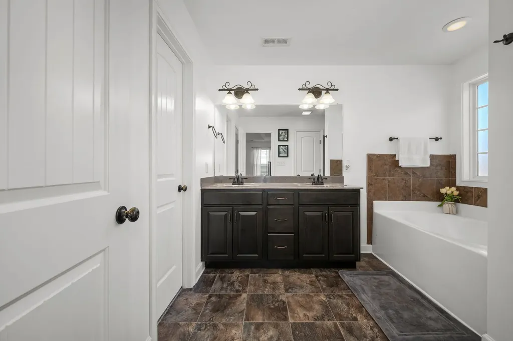 689 Fox Hound Drive Clarksville TN 37040