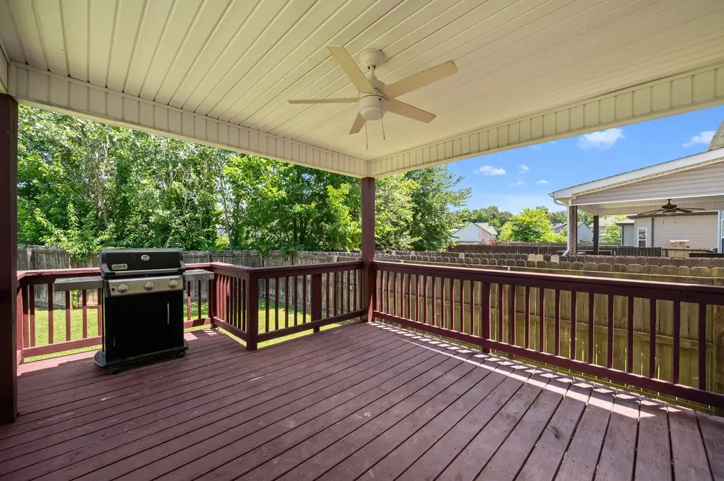 689 Fox Hound Drive Clarksville TN 37040