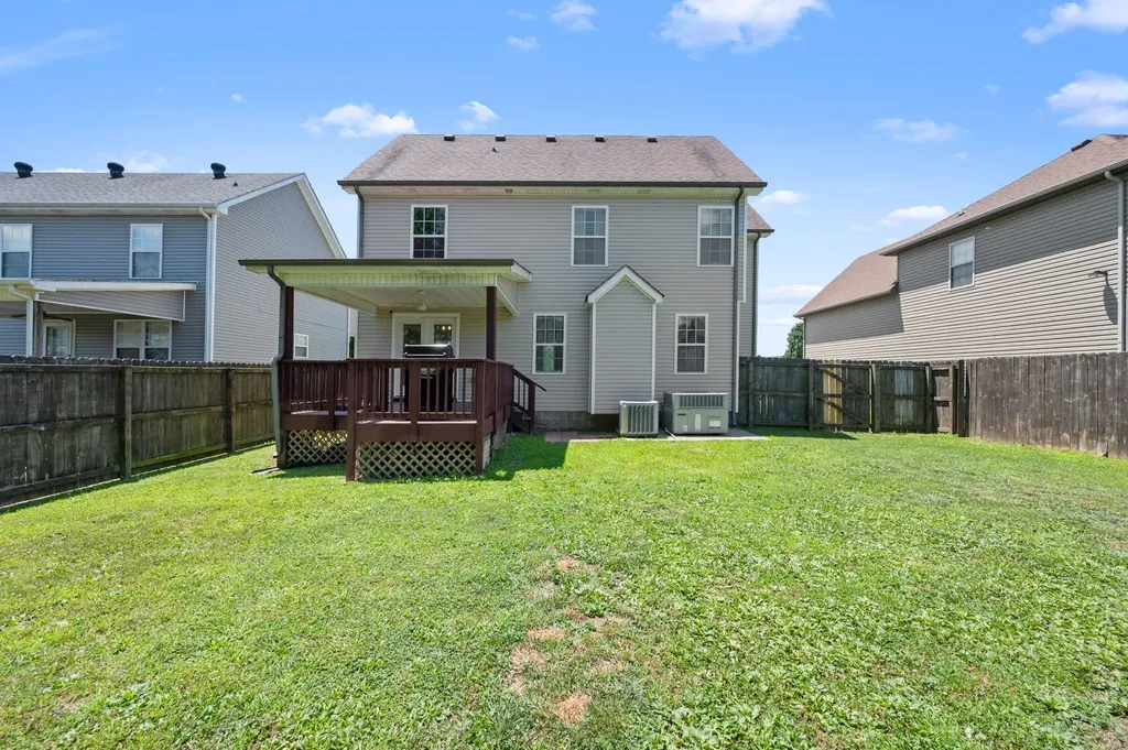 689 Fox Hound Drive Clarksville TN 37040