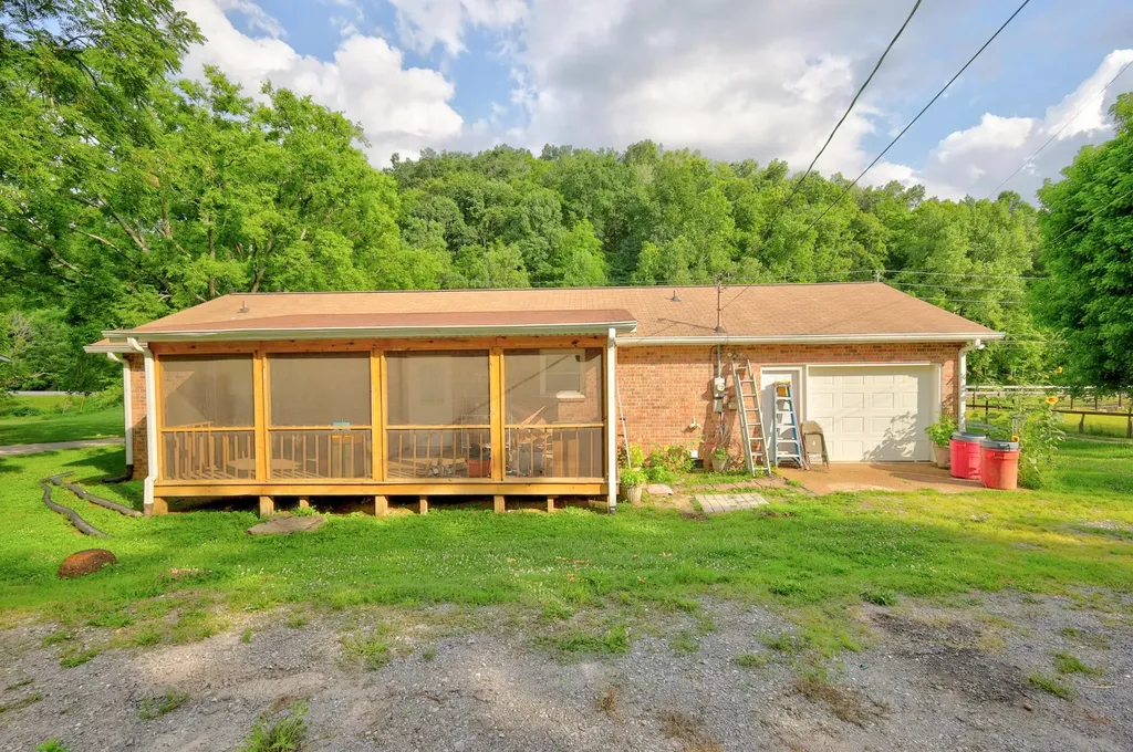 4218 Long Hollow Pike Goodlettsville TN 37072