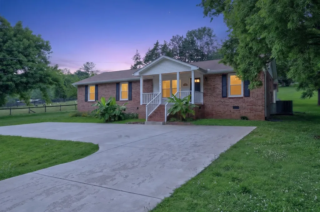 4218 Long Hollow Pike Goodlettsville TN 37072