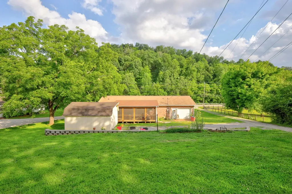 4218 Long Hollow Pike Goodlettsville TN 37072