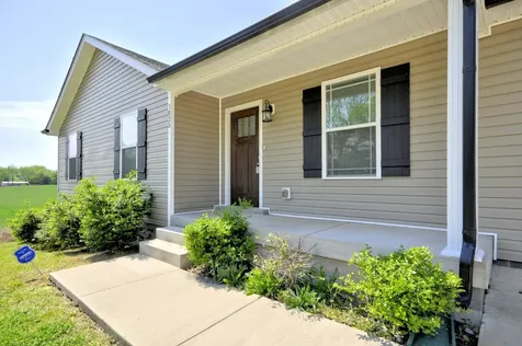 1025 Hugh Hunter Road Oak Grove KY 42262