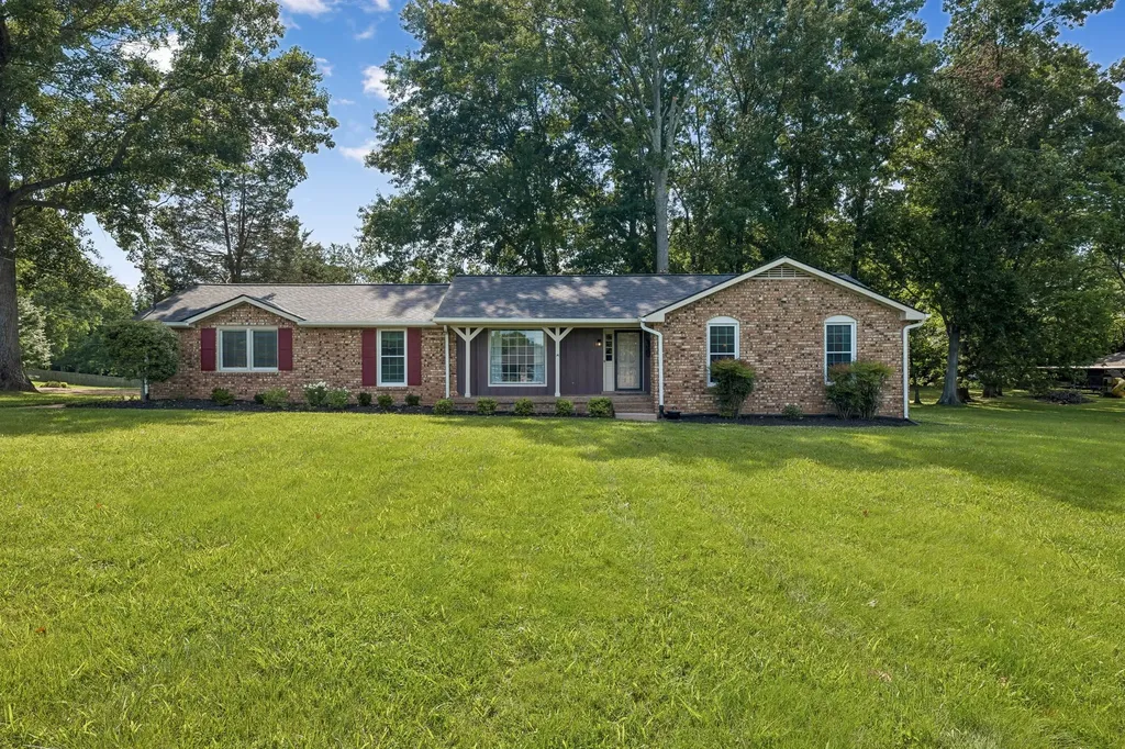 1996 Graceland Drive Goodlettsville TN 37072