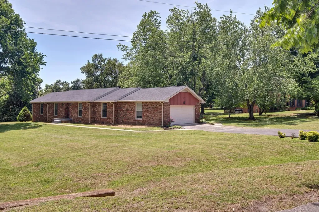 301 Glenwood Drive Mount Juliet TN 37122
