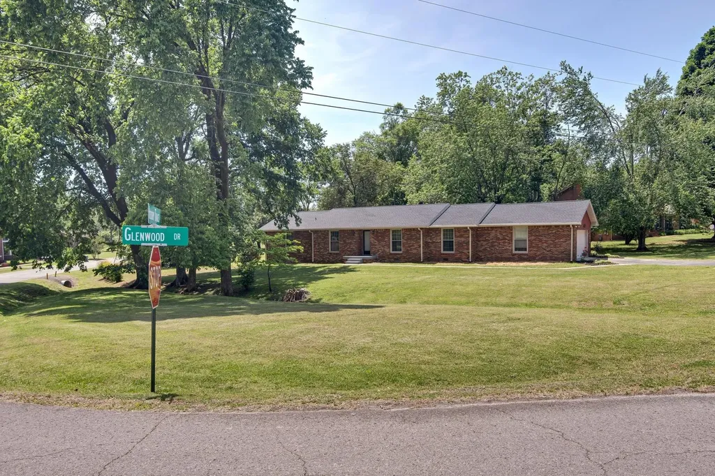 301 Glenwood Drive Mount Juliet TN 37122