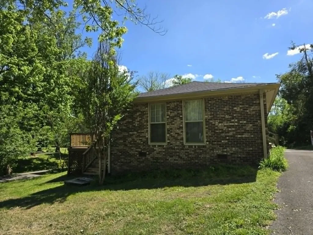 605 Harpeth Pkwy, E Nashville TN 37221