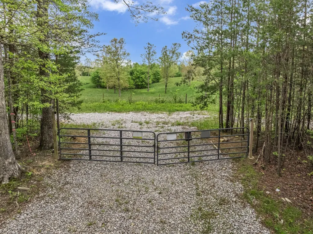 1034 Gadsden Way Spencer TN 38585
