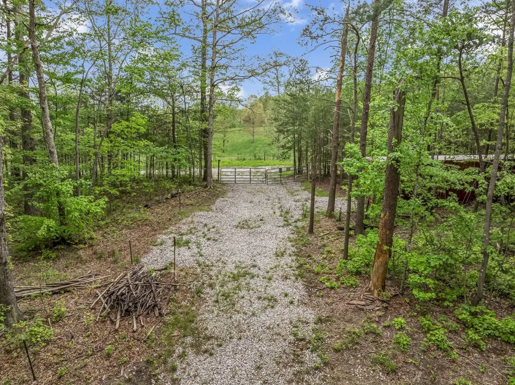 1034 Gadsden Way Spencer TN 38585