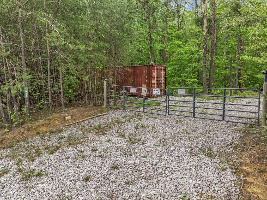 1034 Gadsden Way Spencer TN 38585