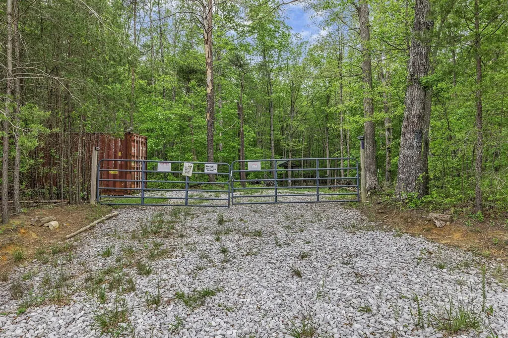 1034 Gadsden Way Spencer TN 38585