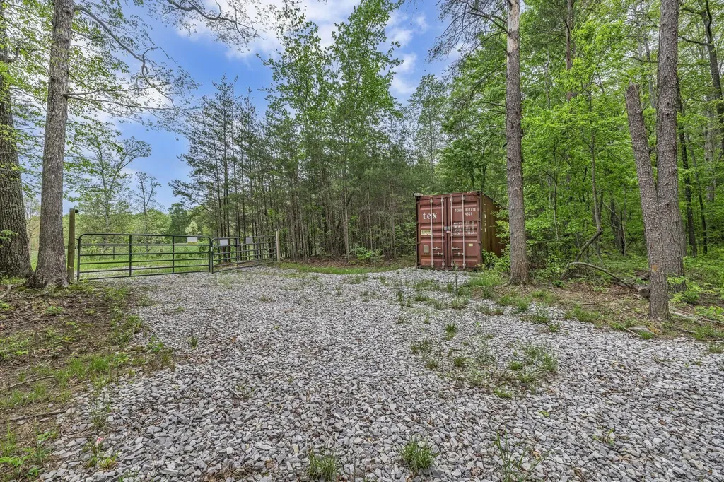 1034 Gadsden Way Spencer TN 38585