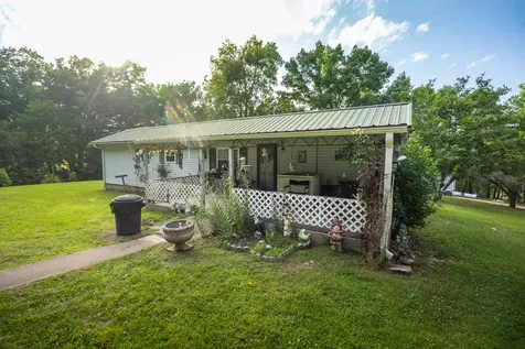 141 Zimmerman Street Hohenwald TN 38462