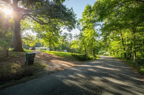 141 Zimmerman Street Hohenwald TN 38462