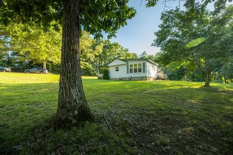 141 Zimmerman Street Hohenwald TN 38462