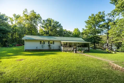 141 Zimmerman Street Hohenwald TN 38462