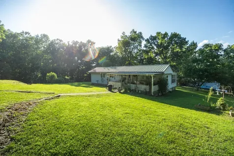 141 Zimmerman Street Hohenwald TN 38462