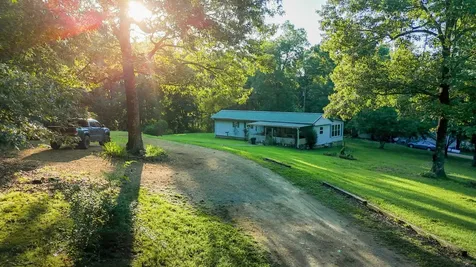 141 Zimmerman Street Hohenwald TN 38462