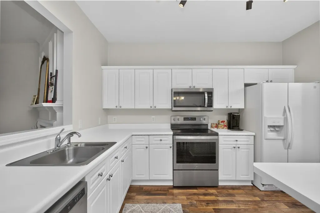 7252 Highway 70, S Nashville TN 37221