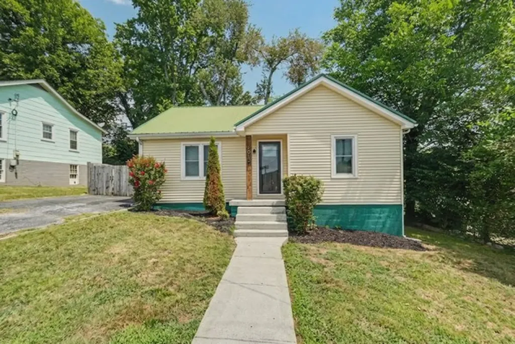 401 College Ave, E Carthage TN 37030