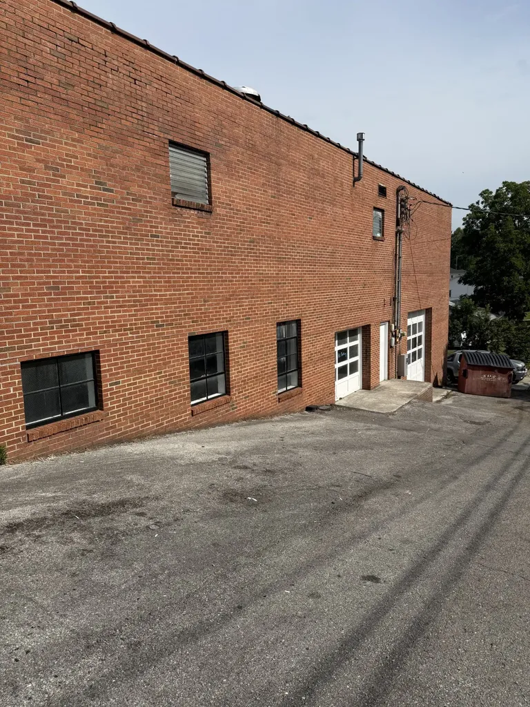 202 Third Ave, W Carthage TN 37030