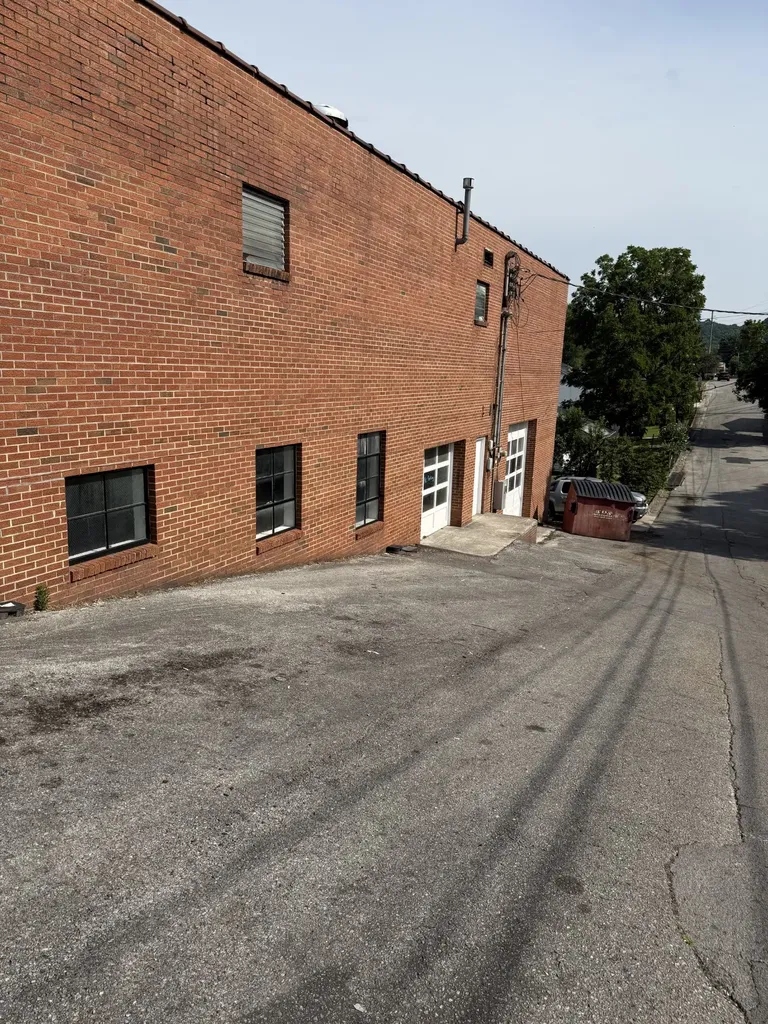 202 Third Ave, W Carthage TN 37030