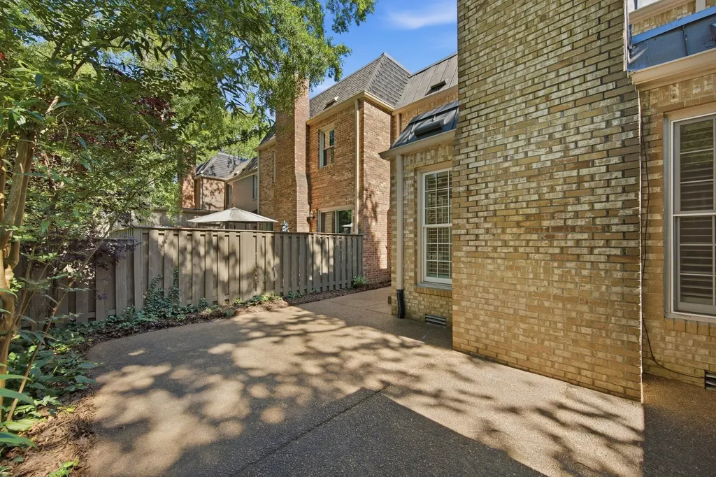4400 Belmont Park Terrace Nashville TN 37215