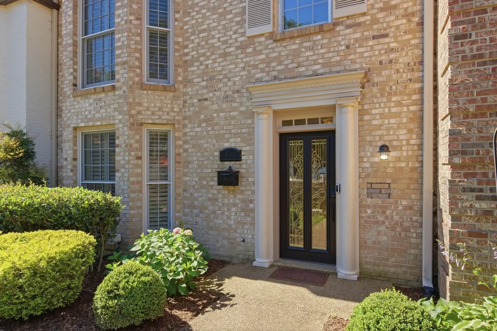 4400 Belmont Park Terrace Nashville TN 37215