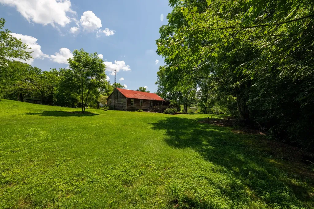 1755 Hawkins Crawford Road Cookeville TN 38501