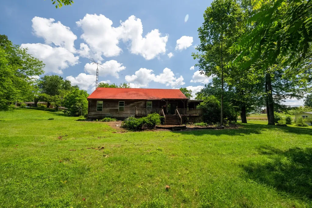 1755 Hawkins Crawford Road Cookeville TN 38501