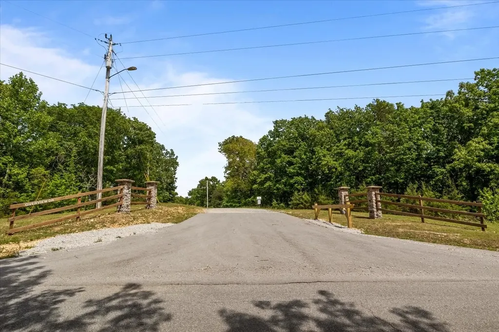211 Minnow Road Waverly TN 37185