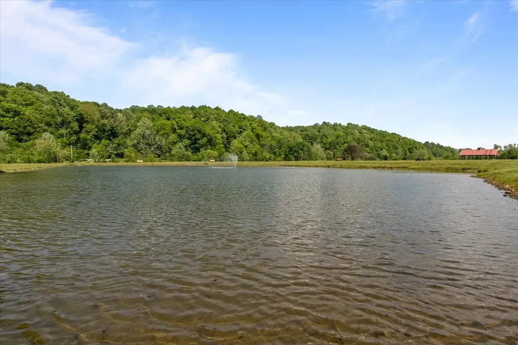 211 Minnow Road Waverly TN 37185
