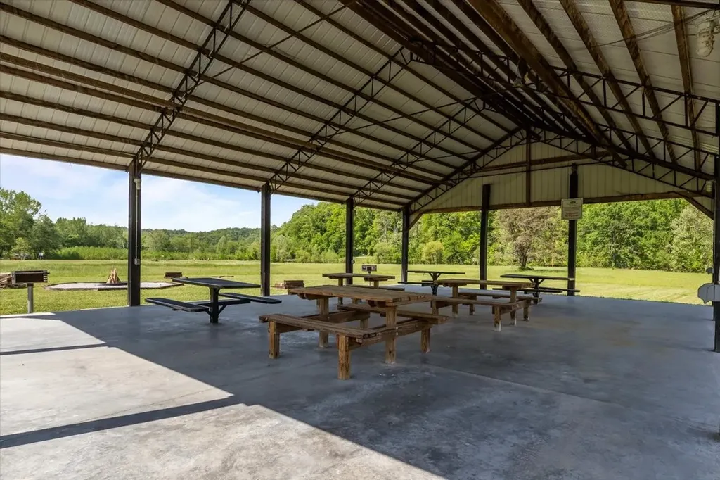 211 Minnow Road Waverly TN 37185