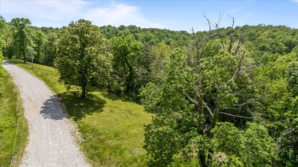 211 Minnow Road Waverly TN 37185