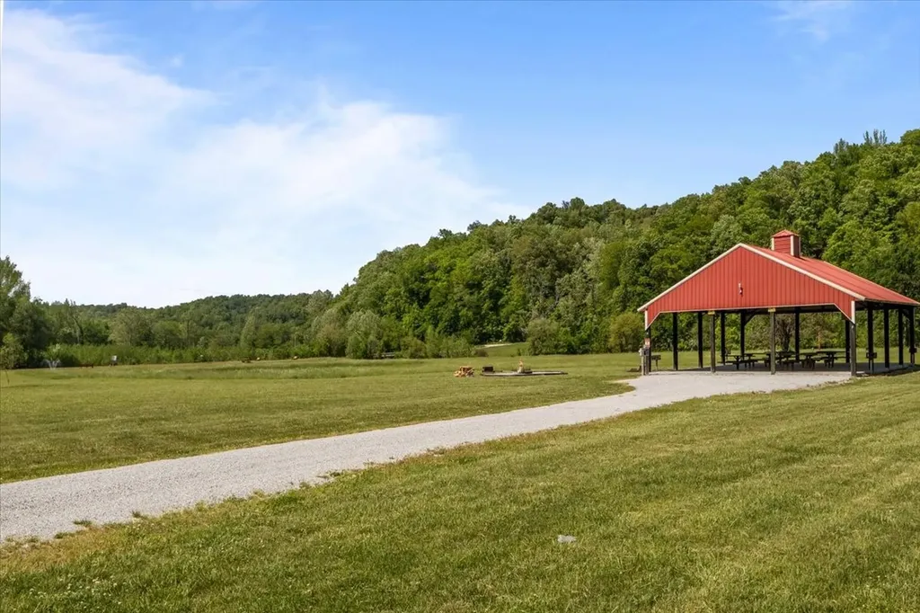 211 Minnow Road Waverly TN 37185