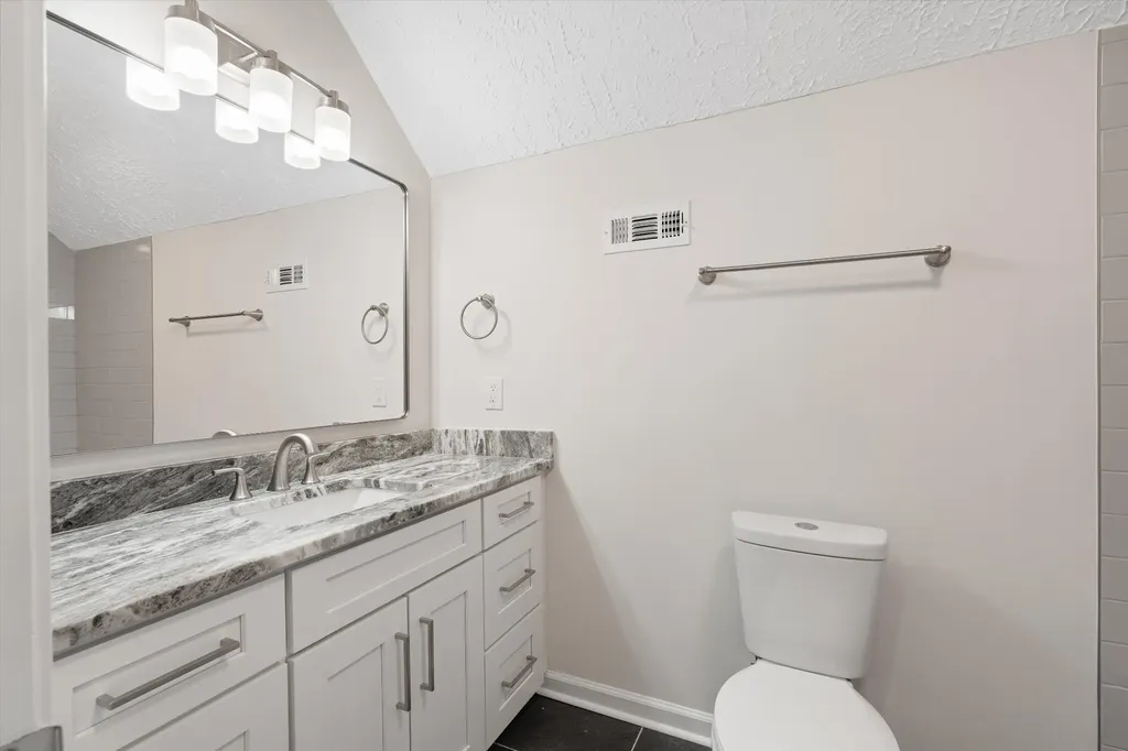 104 Erica Place Bell Buckle TN 37020