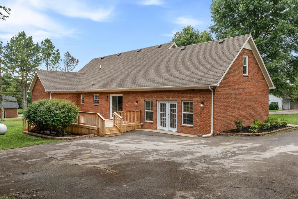 104 Erica Place Bell Buckle TN 37020