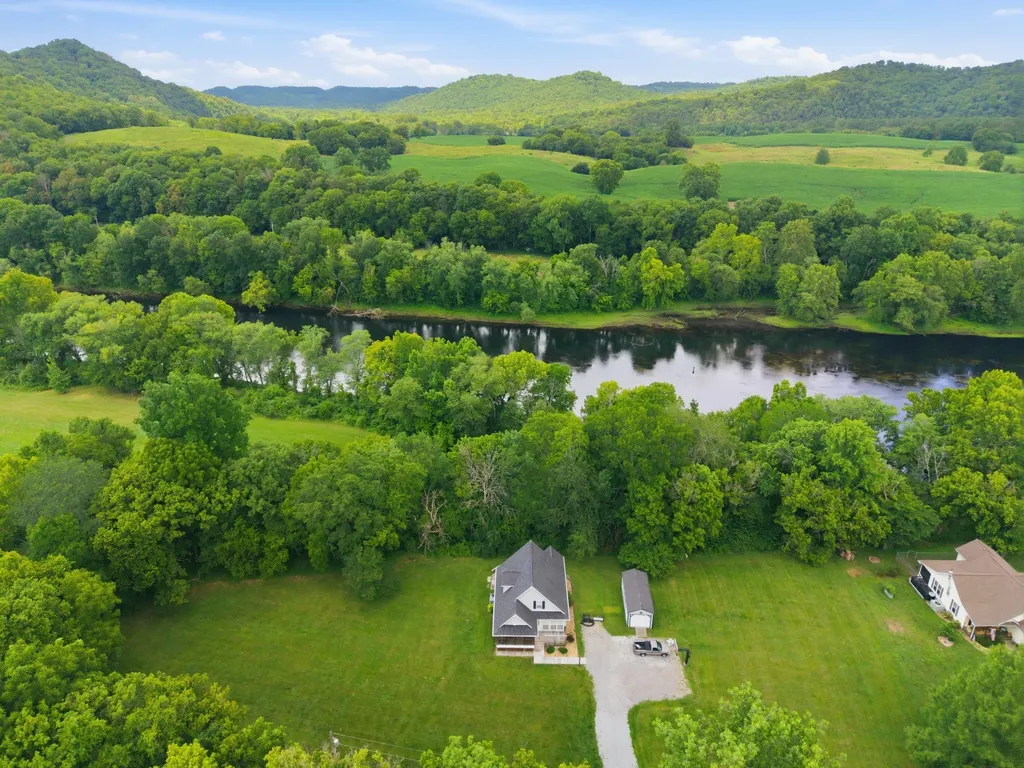 6367 Medley Amonette Road Buffalo Valley TN 38548